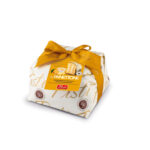 Panettone farcito di crema al mandarino di Ciaculli ricoperto di cioccolato bianco